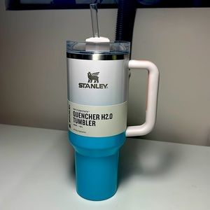 NWT Stanley 40oz Tumbler Pool Ombré